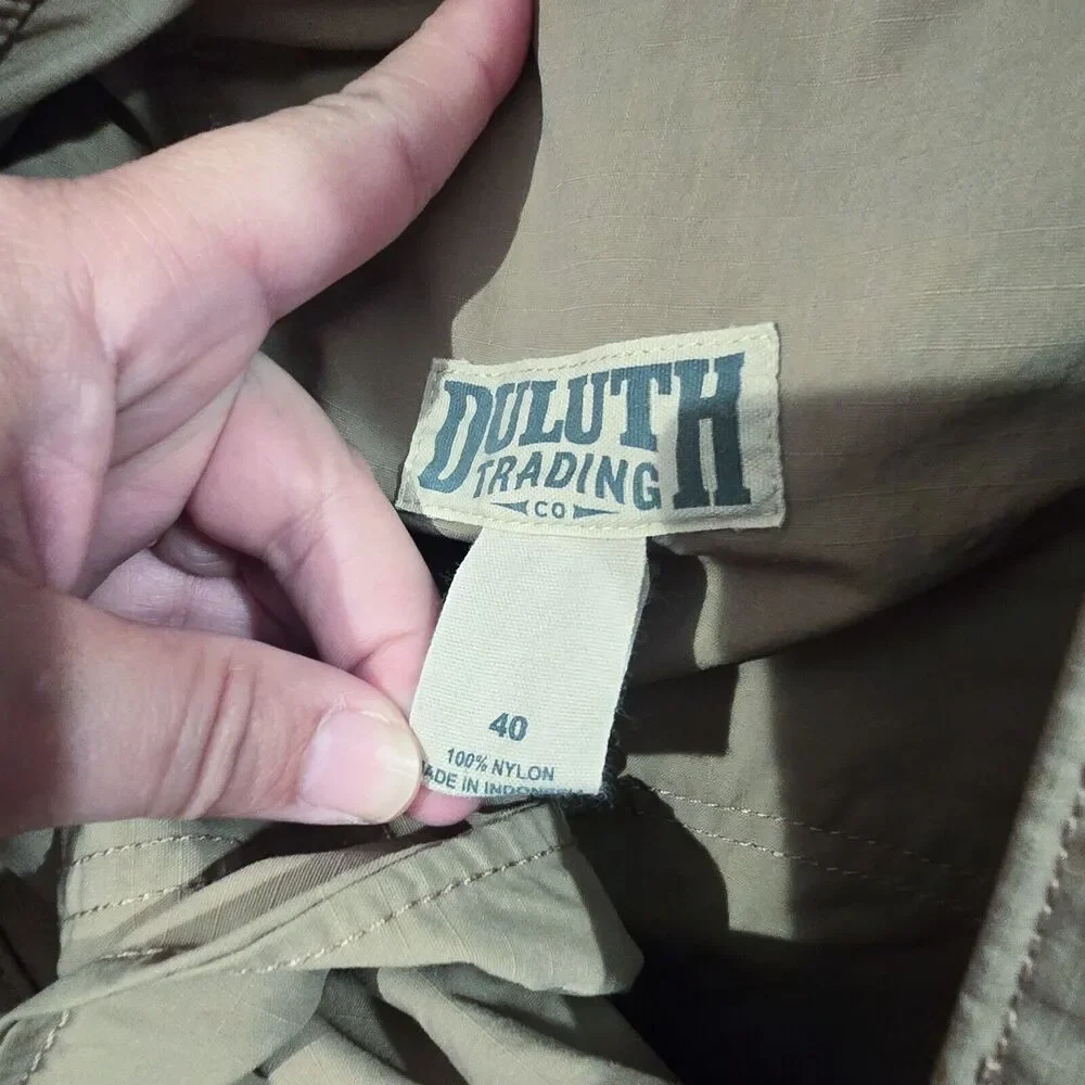 Duluth Trading Co Mens Armachillo Cooling Cargo Shorts Khaki Ripstop Stretch 40